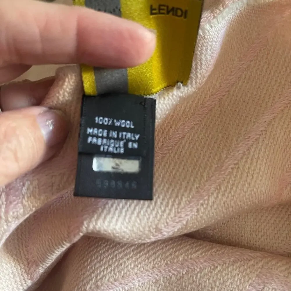 Fendi 100% wool pale pink scarf